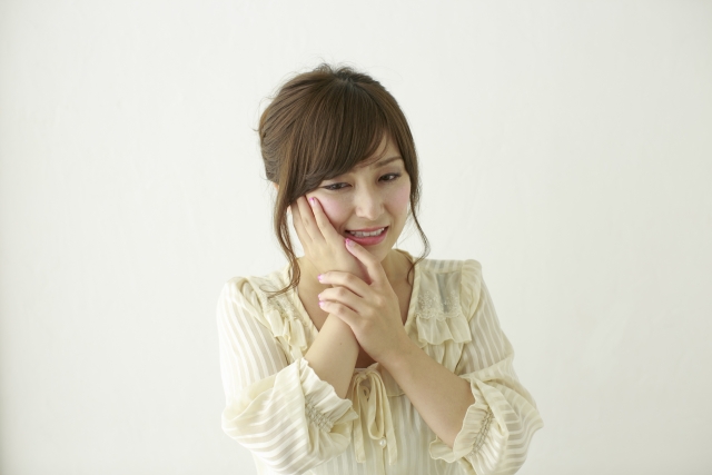 虫歯を見せるのが恥ずかしい