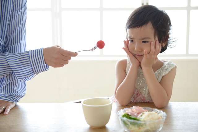 野菜を食べない子供